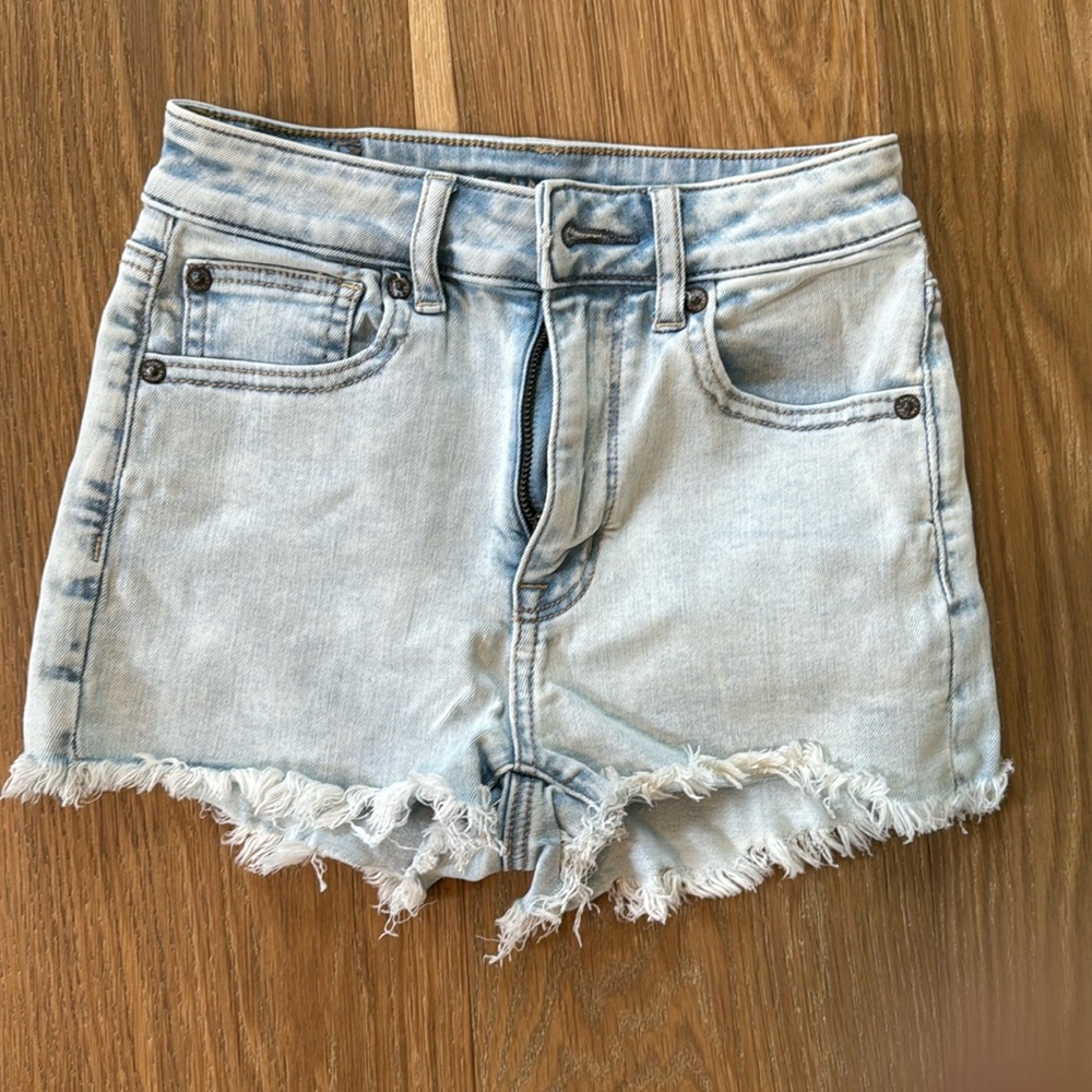 American Eagle light wash denim shorts